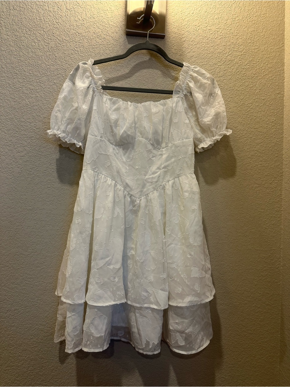 White Puff-Sleeve Tiered Teenager Dress
